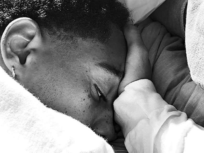 キース・パワーズのインスタグラム：「I was napping with my eyes open.」