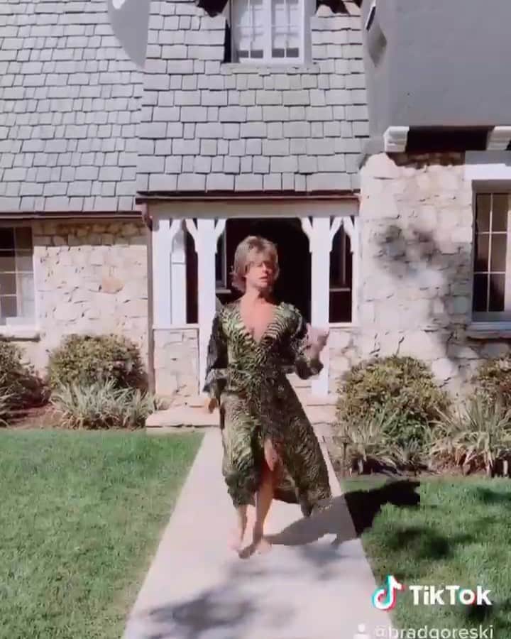 ブラッド・ゴレスキーのインスタグラム：「Bravo, Bravo, f***ing Bravo! 💎 @lisarinna @kylerichards18 @doritkemsley @deniserichards @theprettymess @bravotv #rhobh」