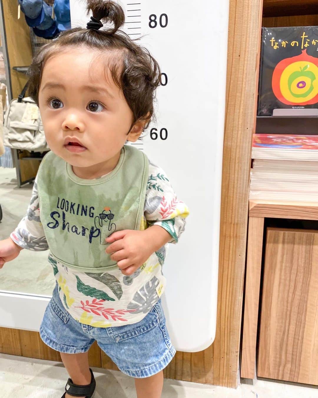 Ayaさんのインスタグラム写真 Ayainstagram 大きくなりました もうすぐ1歳 絵本 大好き 読んでって持ってくるようになった にしても ヨダレが本当にすごい 前髪汗 すごいからちょんまげ 0歳 生後11ヶ月 男の子ベビー 8月生まれ