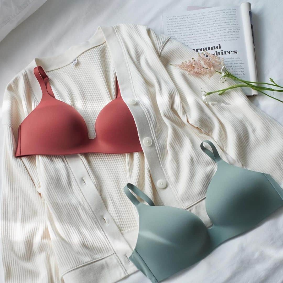 ユニクロさんのインスタグラム写真 - (ユニクロInstagram)「The streamlined silhouette. Elegant colors. An ultra comfy fit. All the reasons why women enjoy our wireless bras. #wirelessbra #UNIQLO #LifeWear」7月28日 10時37分 - uniqlo