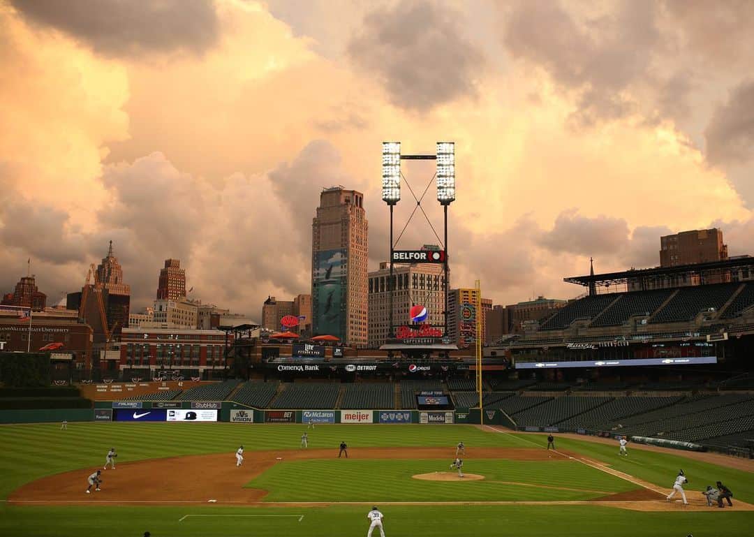 デトロイト・タイガースさんのインスタグラム写真 - (デトロイト・タイガースInstagram)「Forever in love with Detroit sunsets.」7月28日 10時38分 - tigers