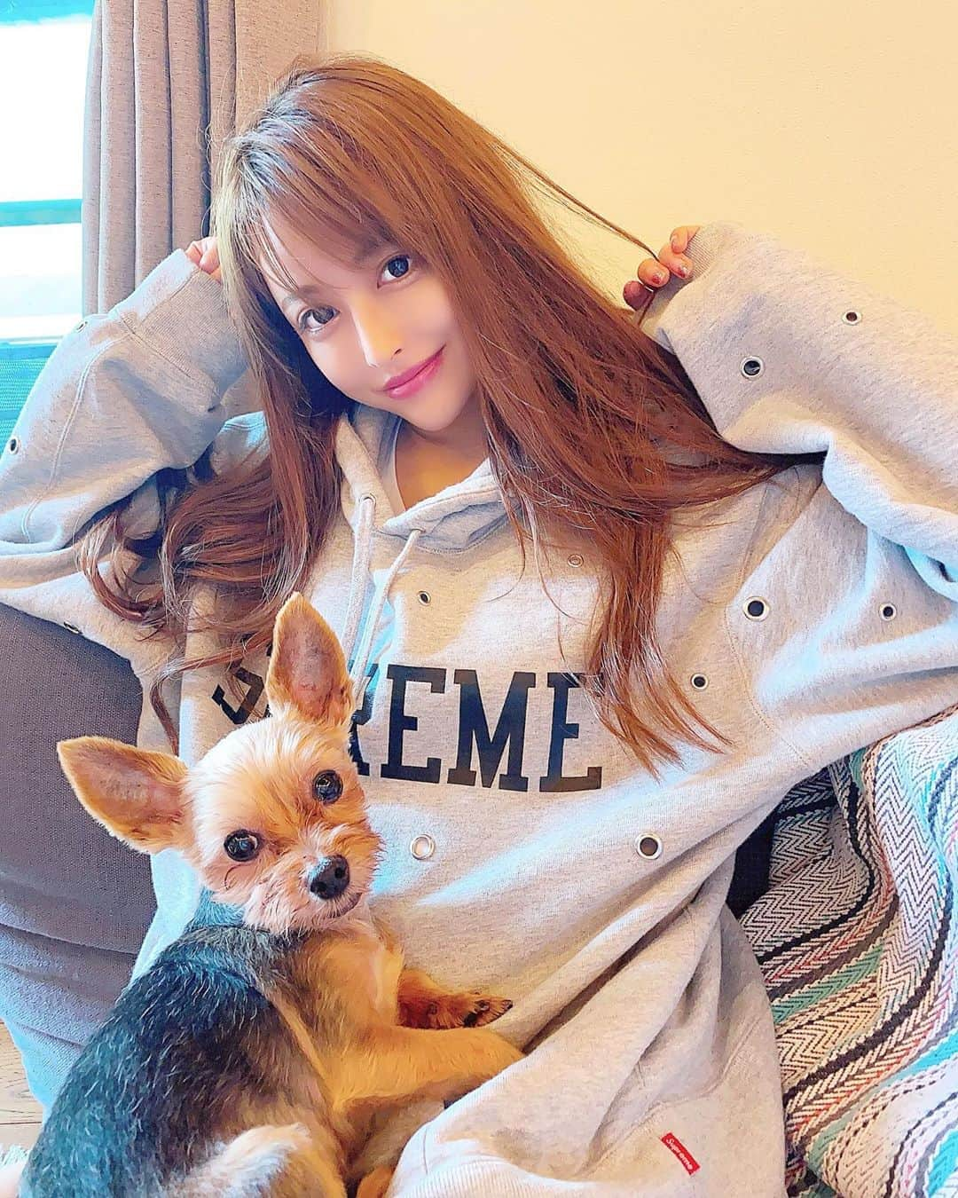 ririさんのインスタグラム写真 - (ririInstagram)「good morning🌞 リボン🎀🐶と たっぷり寝た😪💤  今日は お仕事でぷちお出かけだから🚅 楽しみぃ😏♡♡♡  🍽🤤🍣🍖🦐...  #love #happy #smile #dog #yorkie」7月28日 10時38分 - riri.ribon