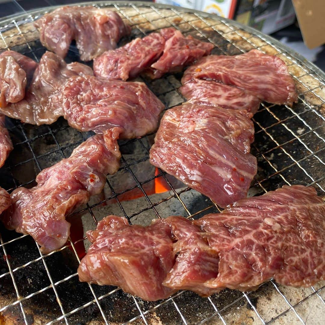 迫田愛子さんのインスタグラム写真 - (迫田愛子Instagram)「家焼肉😋﻿ ﻿ 予約2年半待ち以上。﻿ @hiromiya_yakiniku のお肉で家焼肉。﻿ ﻿ ﻿ 。。。一同悶絶。﻿ ﻿ 家レベルを遥かに超え﻿ 最高最強の家焼肉‼️﻿ ﻿ #ヒロミヤ #曙橋」7月28日 10時45分 - aiko_esnail