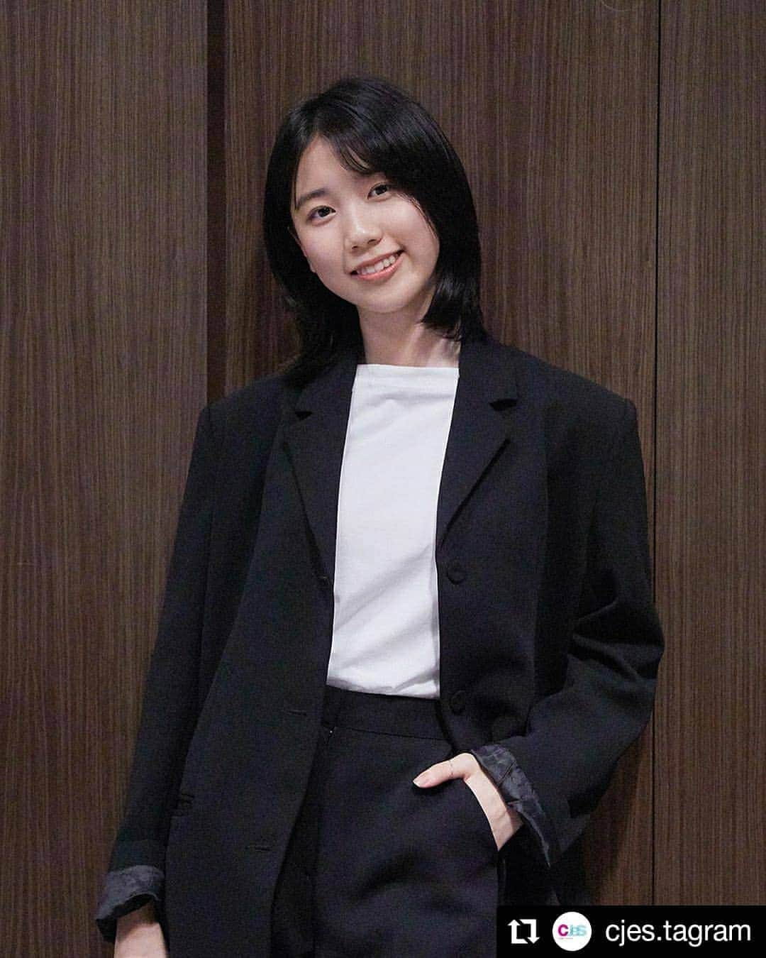 イ・レさんのインスタグラム写真 - (イ・レInstagram)「#Repost @cjes.tagram • • • • • • 아시아 극장가를 뜨겁게 달구고 있는 영화 #반도 너무도 궁금했던 #준이 이야기! 이레가 직접 밝힌 촬영 #비하인드 #반도강력추천 #요즘근황 ✔️  “준이는 그 전에 했던 역할과는 색다른 스타일의 캐릭터였고 그래서 제가 한 번 정말 잘 표현해 보고 싶은 욕심이 났어요. 준이를 연기하면서도 대단한 아이라고 생각했고, 준이를 연기하면서 저도 많이 배우고 앞으로 할 연기에 대한 폭이 넓어진 것 같습니다!”  More 👉 http://naver.me/5PiO0udE   #이레 #LEERE #영화 #씨제스타그램 #cjestagram _________________________________  영화 반도는 4DXSCREEN 적극 추천.   #peninsula #4yearsafter #traintobusan #leere」7月28日 10時53分 - leere0312
