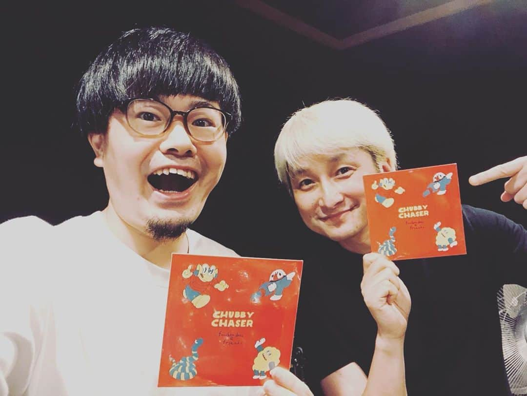 NAOTOさんのインスタグラム写真 - (NAOTOInstagram)「おはようございます。 先日のYouTubeLiveでもそうでしたが、最近ノートPCの挙動がおかしいので、 今後を考え早めに初期化して、もう一度作り直す決心をしました。 ほとんどが待機時間というこんな時は、 素敵な音楽をゆっくり聴こうと思い、いつもお世話になっているドラマーの伊吹文裕くんが、最近リリースしたアルバム「CHUBBY CHASER」をチョイス。 若いのに僕ら世代、いやそれよりまだ上の人が好きなグルーヴものが多数。 朝から、最高にグルービーな気分になっております。 伊吹くんありがとうね。 #伊吹文裕」7月28日 10時55分 - naoto_poper