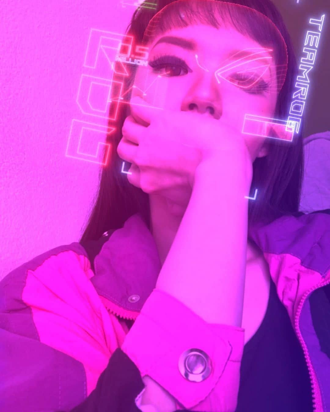 YingTzeさんのインスタグラム写真 - (YingTzeInstagram)「#TeamROG ✨ Cyberpunk YingTze ! _ Now Asus ROG has face filters that you can try to snap cool selfies / videos like these !  Check out the face filters and Mention @asusrog sticker and the #TeamROG hashtag sticker on your IG story to stand a chance to win some ROG Prize Boxes ! ❤️ _ @asusrogmalaysia  #blessed #ROGMYKOL #asusrog #asusgaming #republicofgamers #gamergirls #gamermalaysia」7月28日 11時06分 - yingtze