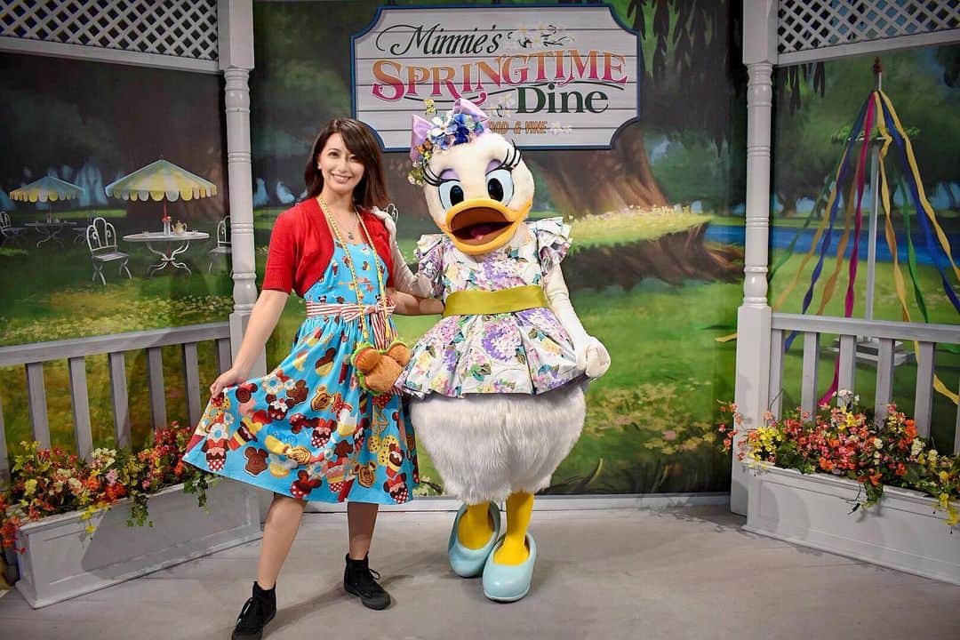 矢部あやのインスタグラム：「201905 WDW 2day 春デイジーめっちゃかわいい♡ ・ #waltdisneyworld #WDW #WDW2019 #disneyshollywoodstudios #DHS #DHS2019 #hollywoodandvine #charactergreeting」