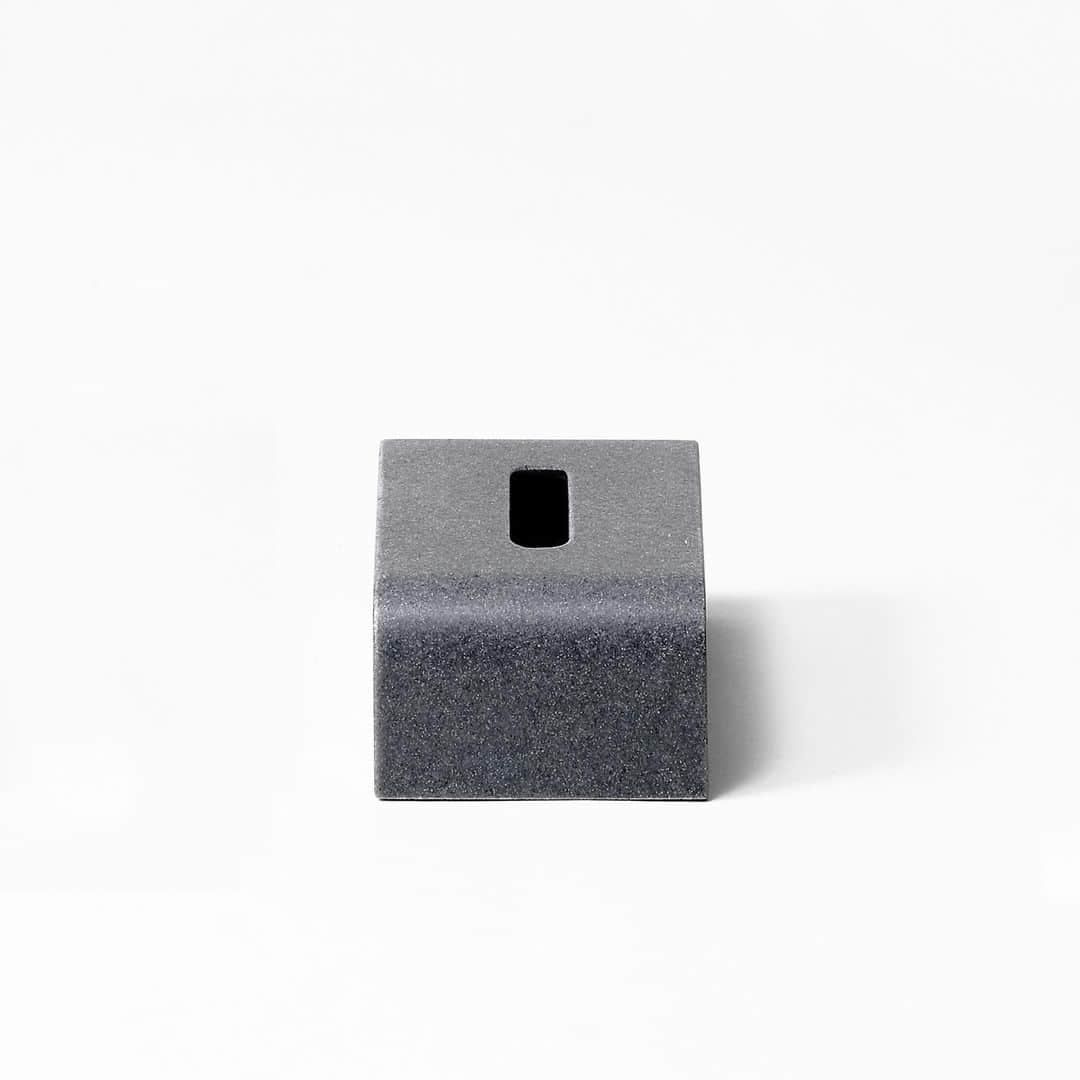 のインスタグラム：「ソフトパック専用 . tissue case SP . #ideaco #interior #interiors #interiordesign #interiorstyling #design #designer #japan #houseware #housewares #homeinspiration #homeliving #home #decor #homedecor #product #products #productdesign #instadesign #tissuecase #シンプルな暮らし #整理整頓 #ナチュラルインテリア #インテリア #シンプルライフ #デザイン #イデアコ #ライフスタイル #ティッシュケース #ティッシュボックス」