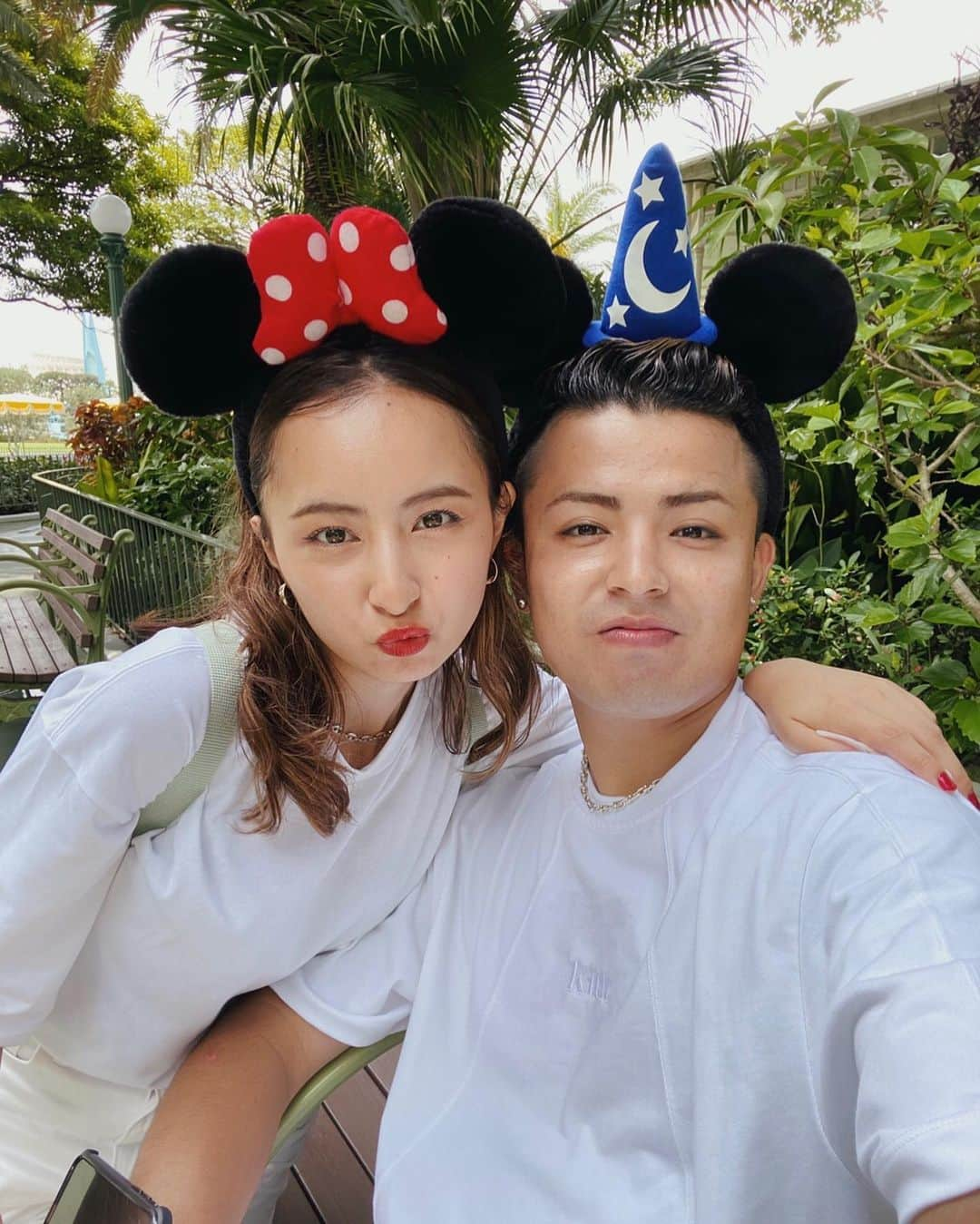 Julia Castroさんのインスタグラム写真 - (Julia CastroInstagram)「君と行くディズニーは楽しいです❤️❤️ .  #JULIDY #disneyland #disneysea #tokyodisneyland #tokyodisneysea #couple #relationship #disneyfashion #white #whitefashion #similar #ディズニーランド #ディズニーシー #東京ディズニーランド #東京ディズニーシー #ディズニー #カチューシャ #ディズニーファッション #ディズニーコーデ #カップル #ミッキーミニー #夏服 #載せたい写真がまだまだある」7月28日 22時13分 - julia.c.0209