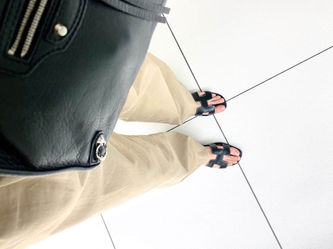 北川彩さんのインスタグラム写真 - (北川彩Instagram)「. バッグとサンダルの色を合わせれば 何とかなる気がする ✌︎🌝✌︎」7月28日 22時13分 - aya_kitagawa_