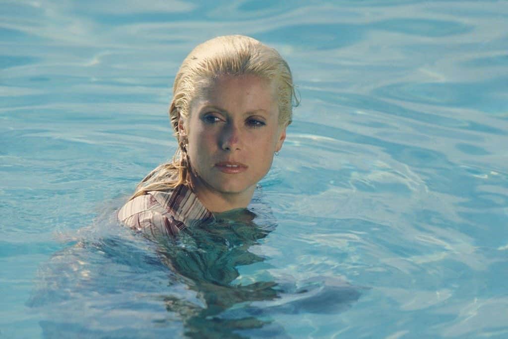 Vogue Parisさんのインスタグラム写真 - (Vogue ParisInstagram)「Counting down to the holidays with Catherine Deneuve in the Bahamas on the set of the film ‘Le Sauvage’ by Jean-Paul Rappeneau in 1975」7月28日 20時52分 - voguefrance