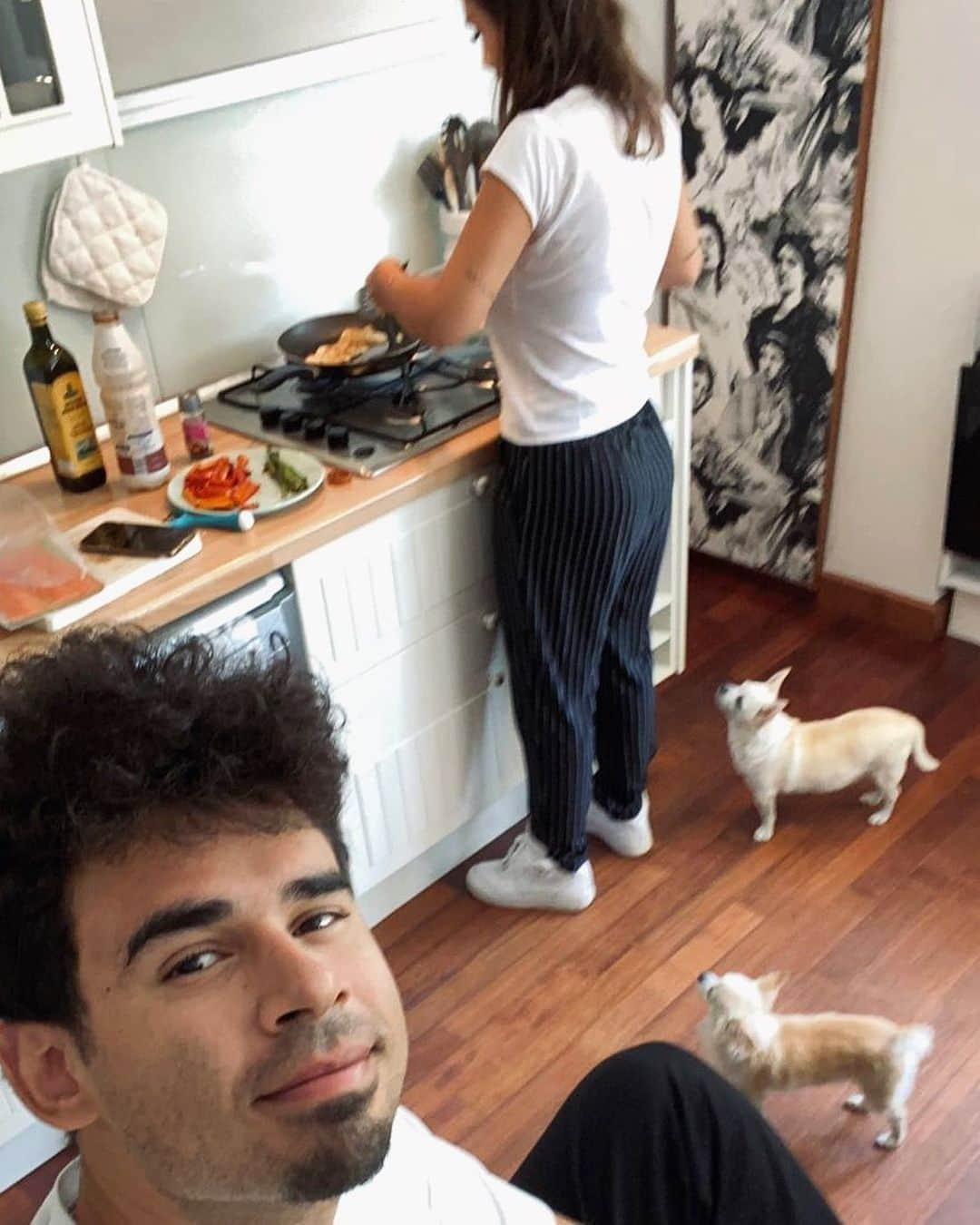 アフロジャックさんのインスタグラム写真 - (アフロジャックInstagram)「lets cook something 🍽 what are you doing today?」7月28日 20時50分 - afrojack