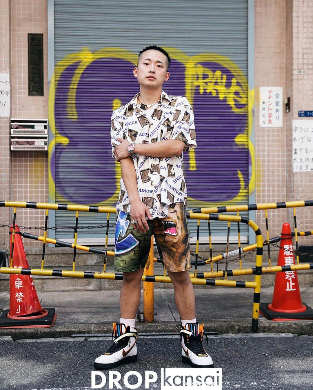Droptokyoさんのインスタグラム写真 - (DroptokyoInstagram)「KANSAI STREET STYLES @drop_kansai  #streetstyle#droptokyo#kansai#osaka#japan#streetscene#streetfashion#streetwear#streetculture#fashion#関西#大阪#ストリートファッション#fashion#コーディネート#tokyofashion#japanfashion Photography: @kyoheihattori」7月28日 21時01分 - drop_tokyo