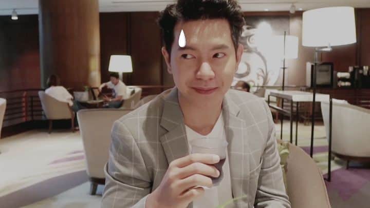 アイス・サランユーのインスタグラム：「ICE-PA-DOO EP.5 ดูหน่อยซิ๊ 🤣 Dinner on the top @banyantreebangkok  Youtube : ICE SARUNYU OFFICIAL #ไอซ์พาดู」