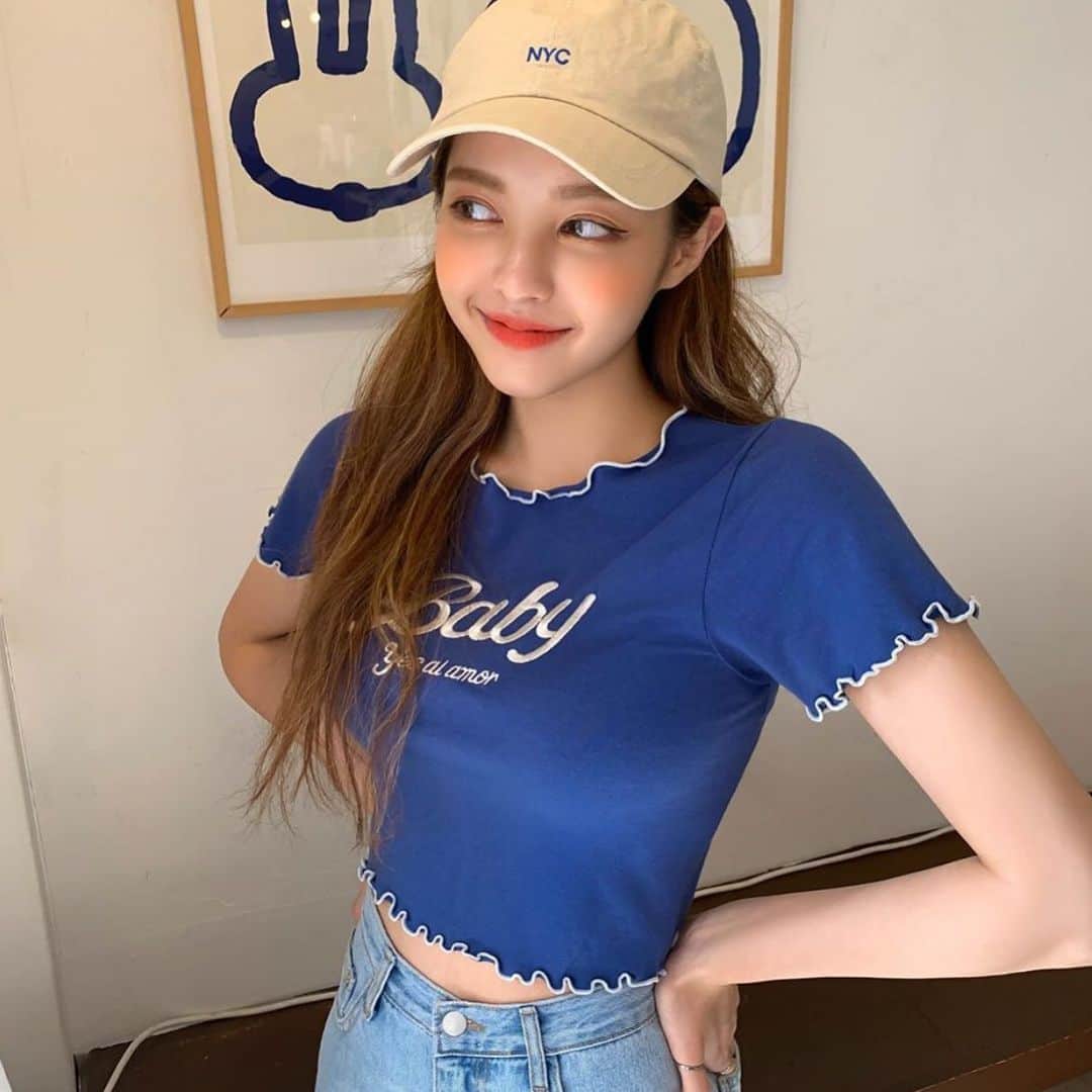 Chuuのインスタグラム：「오늘도 수고많았어용 츄멤님들💙」