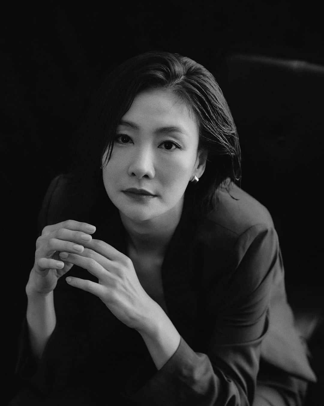 パク・ヒョジュのインスタグラム：「. To all the women in my life and to all of you out them. No fear, no judgement,just friendship and support.  내 인생의 모든 여성과 당신 모두에게 따로 지목 안할께요.마음이 같은분들 함께해요🌿  #challengeaccepted  #womensurpportingwomen  #womenempowerment  #womenempoweringwomen   thanks @face820820」