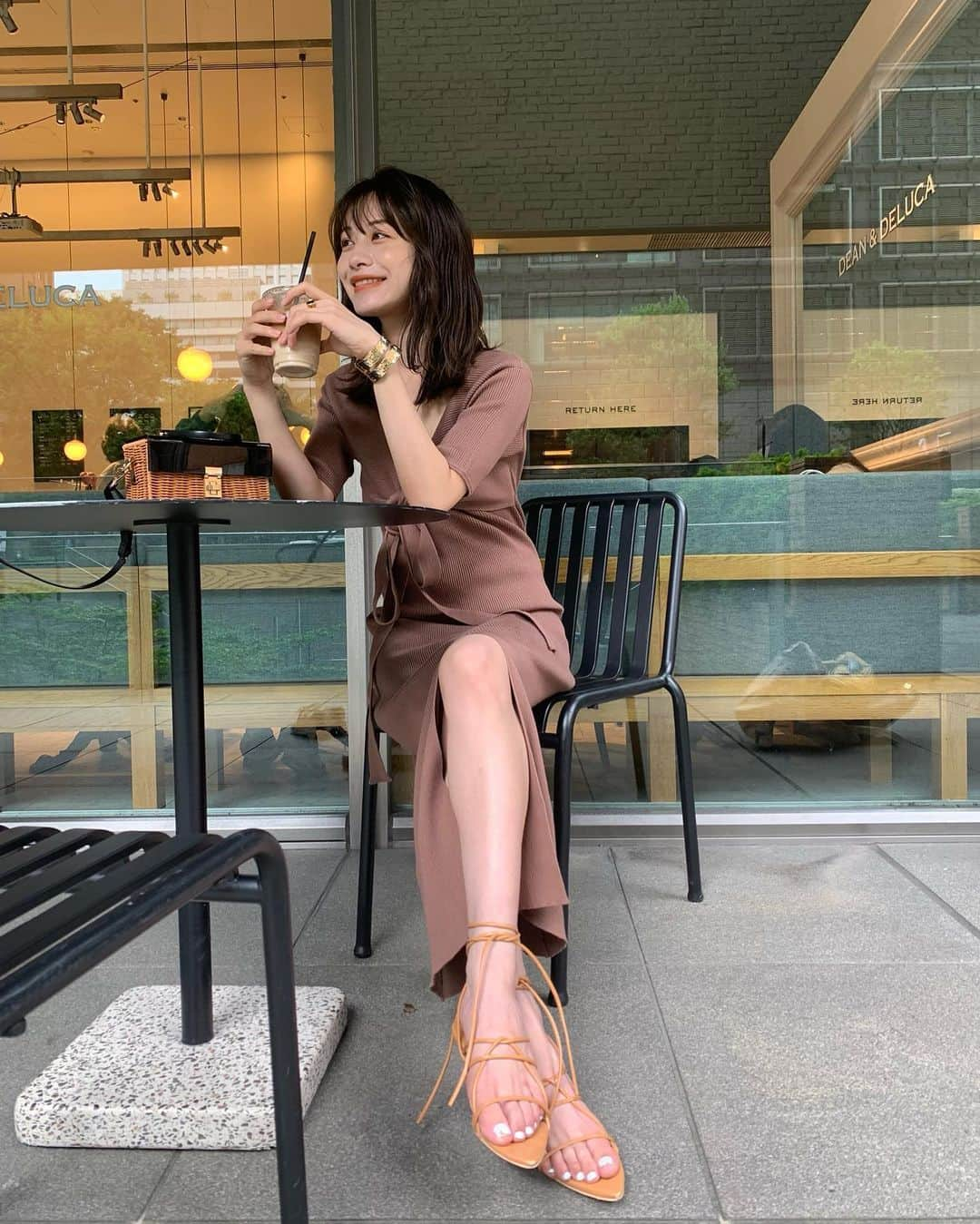 楫真梨子さんのインスタグラム写真 - (楫真梨子Instagram)「スリット入りなんです☕️☕️」7月28日 21時55分 - kajimari1226