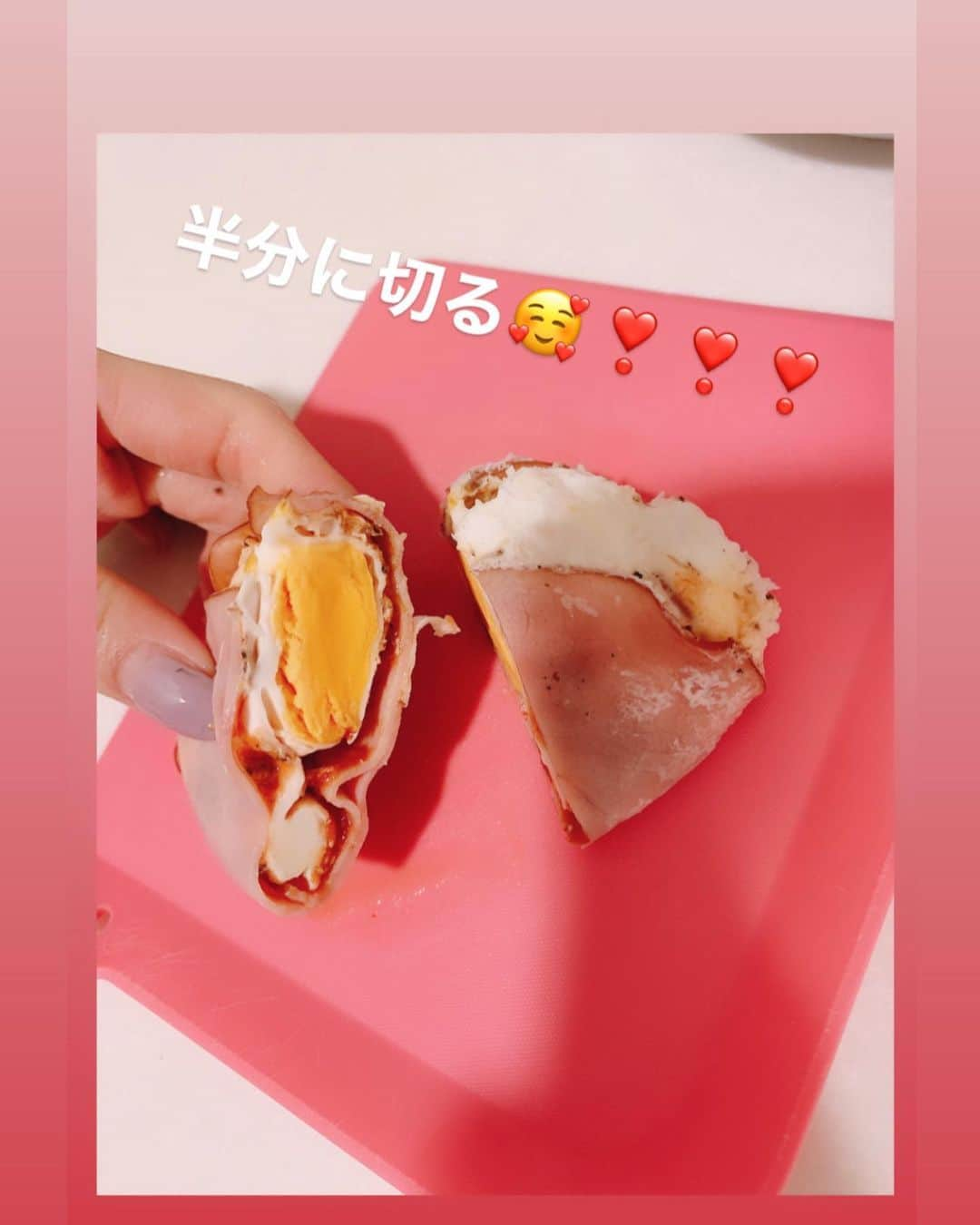 間宮梨花さんのインスタグラム写真 - (間宮梨花Instagram)「ヒレカツ🍙旦那大好きだから つねにストック🤭✋❤️ レンジでハムエッグおすすめ〜💗💗 この日ゎチーズも追加‼️‼️ 100均🍙ケースの詰めかたゎ ハイライトみてね👶👶👶 #りかちゅうおにぎり  #旦那おにぎり #おにぎりケース」7月28日 21時55分 - rika_aizawa0329