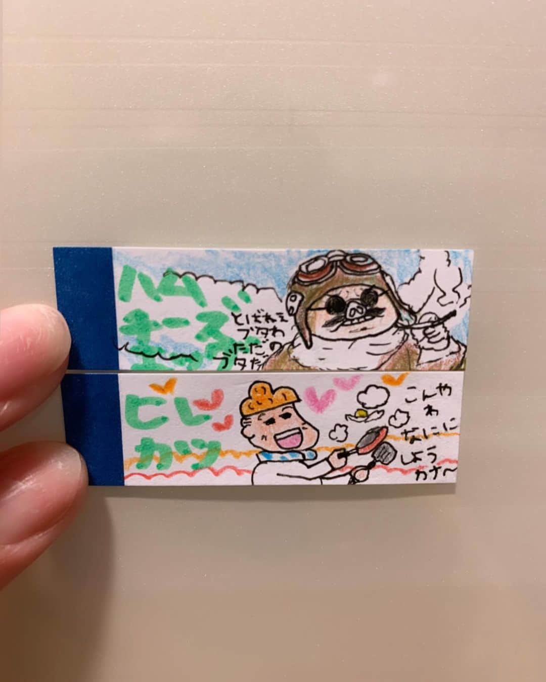 のインスタグラム：「ヒレカツ🍙旦那大好きだから つねにストック🤭✋❤️ レンジでハムエッグおすすめ〜💗💗 この日ゎチーズも追加‼️‼️ 100均🍙ケースの詰めかたゎ ハイライトみてね👶👶👶 #りかちゅうおにぎり  #旦那おにぎり #おにぎりケース」