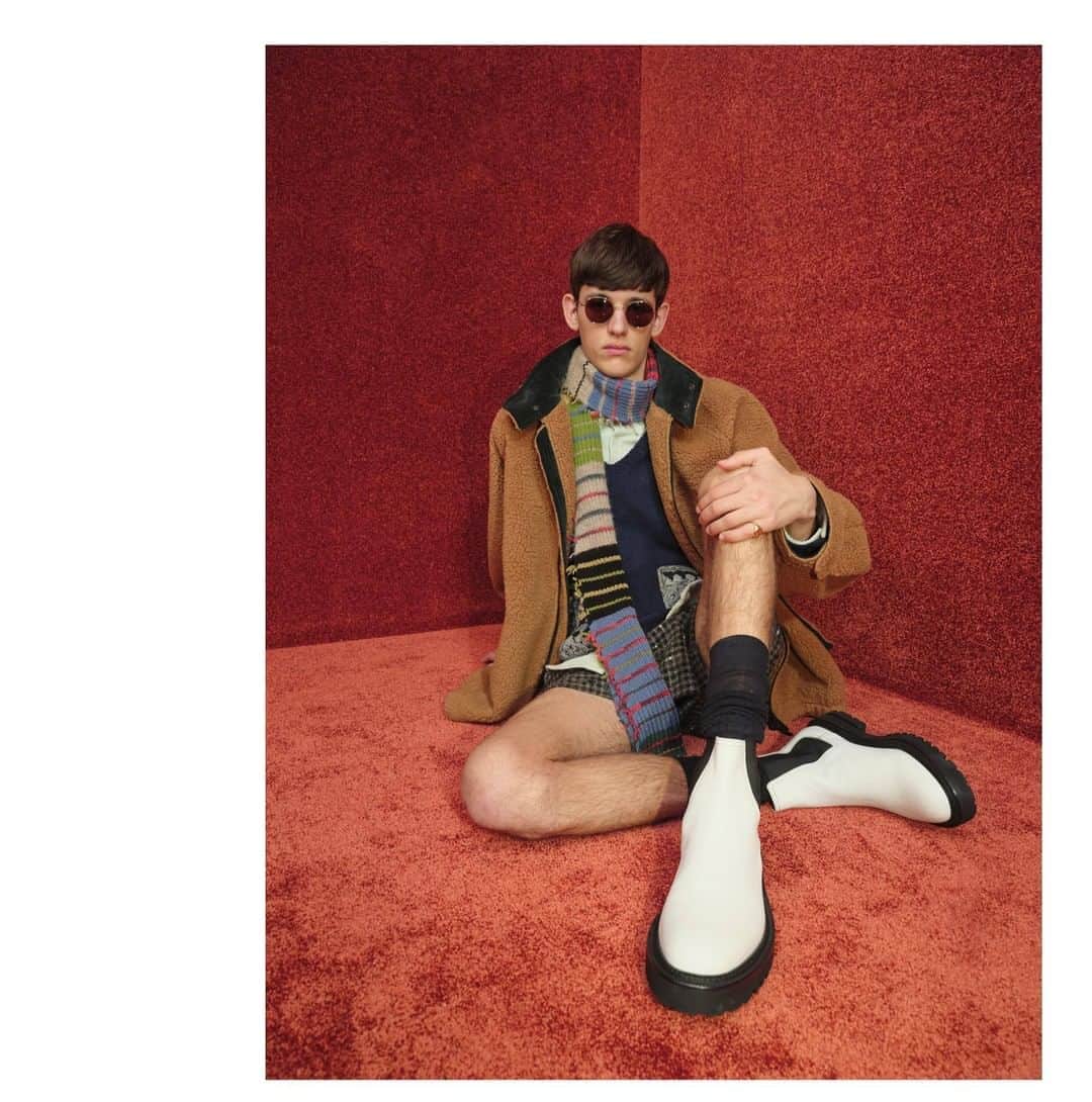 アンドレアポンピリオのインスタグラム：「THE NEW FALL WINTER COLLECTION 2020💥  A COLLECTION THAT SPEAKS DIFFERENT LANGUAGES: WORN BY A YOUNG BOY, OR HIS OLDER COUNTERPART, PIECES GET MULTIPLE INTERPRETATIONS, BASED ON THE WEARER'S PERSONALITY.  DISCOVER YOUR FAVOURITE ITEM ON AP SUPERMARKET WWW.ANDREAPOMPILIO.IT (LINK IN BIO)  #ANDREAPOMPILIO #LoveMeForeverOrNever #FW20 #APSUPERMARKET #NEWCOLLECTION #Menswear #Madeinitaly #Milano」