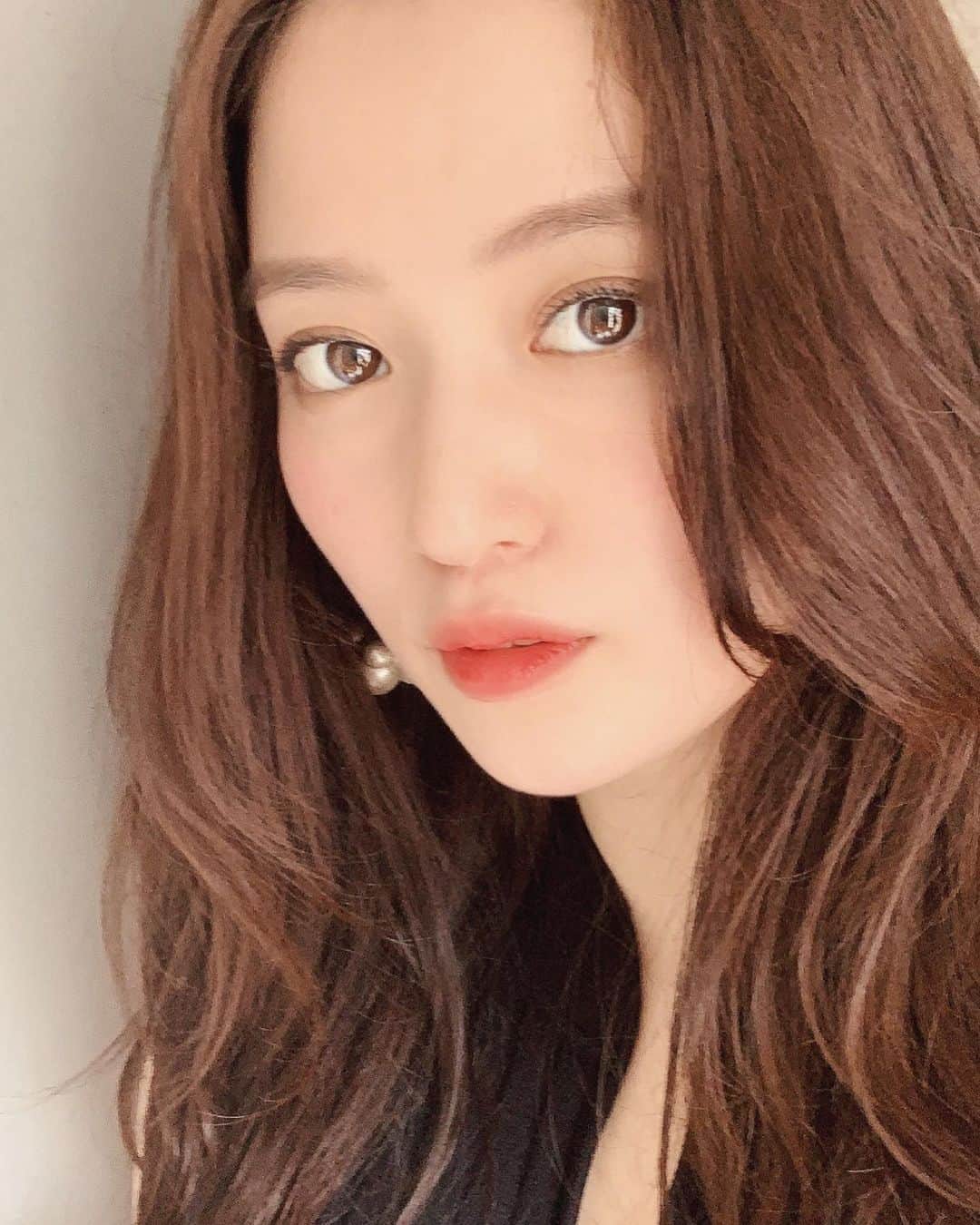 豊田百佳のインスタグラム：「【10センチバッサリ】﻿ 超ロングも好きやけど髪を切って気持ちもスッキリさっぱりです☺️🌻夏やし明るめブラウンにしてみました。ストーリーのコメントも見てます好評で良かった💓﻿ ﻿ #ccガールズ #ccガールズ3 ﻿ #豊田百佳﻿」