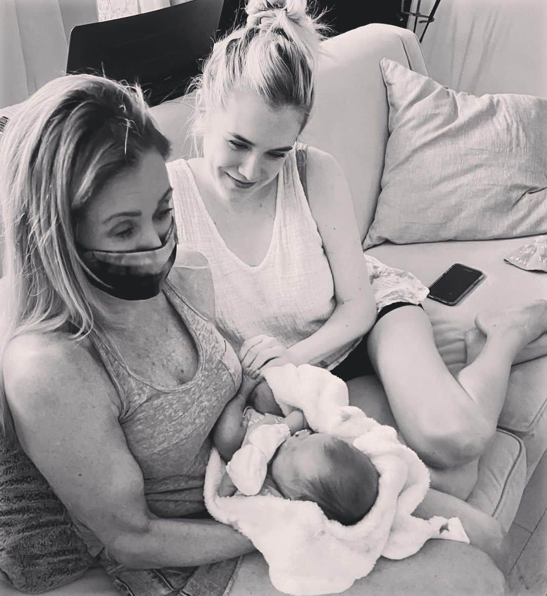 スペンサー・ロックさんのインスタグラム写真 - (スペンサー・ロックInstagram)「Challenge accepted. Including my mom, the strongest woman I know... And my little Monroe, my heartbeat. #bettertogether 🖤 @chelseajaymes @kelleyjakle @shanleycaswell @tinekabecker @brookevallone @sashapieterse @amylentz @chelsearaebarton @thisbrunettebabe @imvictoriapratt @airicaprange @christycscott @thatsme_gina_d」7月28日 13時42分 - spencerlocke