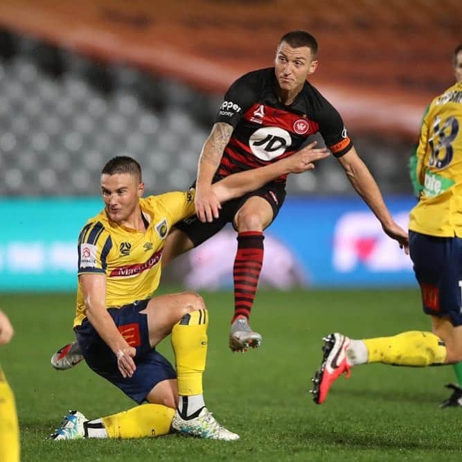 ミッチェル・デュークのインスタグラム：「After 4 months away from competitive football it very much felt like getting the rust out last night! Not good enough and we must turn it around quickly to get back to where we were before the break! We move on from it and make sure this Friday we put in a much better performance against Wellington 👊🏼」
