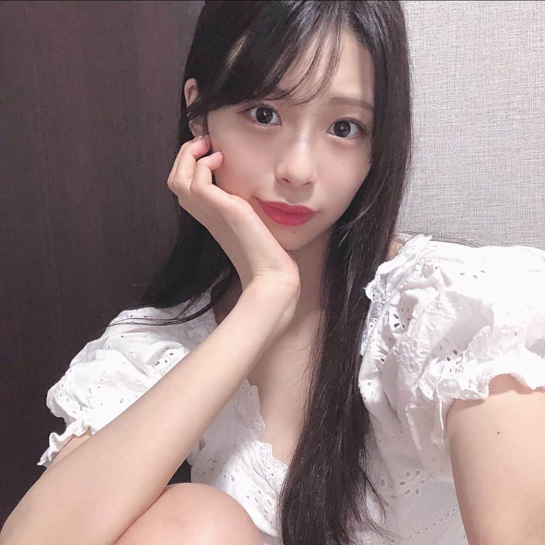 川崎ひかるのインスタグラム：「梅雨明けまだかな~💧 . 早く夏終わって秋になってほしい... 秋メイクして~ニット着て~~1番秋がスキ❤︎ . . . . . #daily #dailylook #selfie #selca #ootd #japanesegirl #japaneseculture #likeforlikes #like4likes #japaneseanime #japaneseidol #idol #cosplay #cosplaygirl #followｍe #일본아이돌  #데일리 #데일리룩 #셀카 #셀스타그램 #팔로우 #フォローミー #自撮り #自撮り女子 #アイドル #ビジョビ #ビジョラダ」