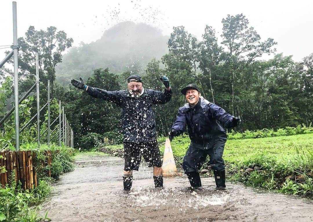 ブレイズ・プラントさんのインスタグラム写真 - (ブレイズ・プラントInstagram)「#comerainorcomeshine always have fun!  Dress for the weather. #youreneverfullydressedwithoutasmile」7月28日 15時13分 - blaiseplant