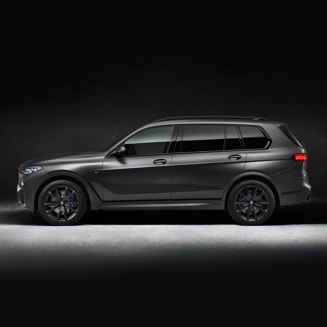 HYPEBEASTさんのインスタグラム写真 - (HYPEBEASTInstagram)「@hypebeastcarclub: @bmw has updated its X7 SUV with a sleek limited edition painted in Dark Shadow. Available in both a six or seven-seater configuration, the car comes exclusively with the automaker’s Frozen Arctic Grey metallic finish, the first time this shade has ever been used in the X series. In terms of power, it carries a 4.4-liter twin-turbocharged V8 that’s capable of pushing out 523 horsepower and 553 pound-feet of torque. Price for the new X7 limited edition starts at $120,490 USD. ⁠⠀ Photo: BMW」7月28日 15時32分 - hypebeast