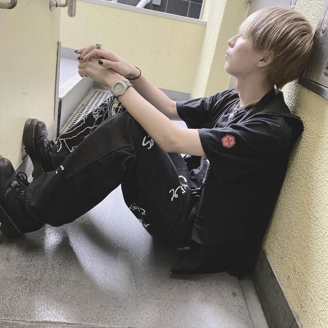 黒峰麗さんのインスタグラム写真 - (黒峰麗Instagram)「本当にお騒がせ致しました🙇‍♀️🙇‍♀️これからもよろしくお願いします🙏」7月28日 15時33分 - xxvxx_ze