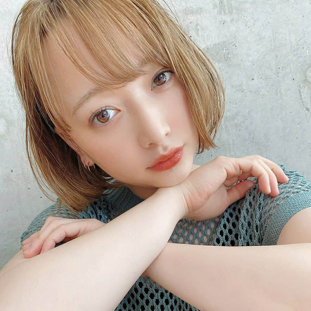 齊藤美沙貴さんのインスタグラム写真 - (齊藤美沙貴Instagram)「金髪ボブ👱‍♀️💡 ある日の夜勤明けでの美容室😪😪 ㅤㅤㅤㅤㅤㅤㅤㅤㅤㅤㅤㅤㅤ ㅤㅤㅤㅤㅤㅤㅤㅤㅤㅤㅤㅤㅤ #看護師#ミニボブ#ナチュラルメイク#ハイトーンボブ#メイク好きな人と繋がりたい#コスメ好きさんと繋がりたい#美容好きな人と繋がりたい」7月28日 15時48分 - misya_kids