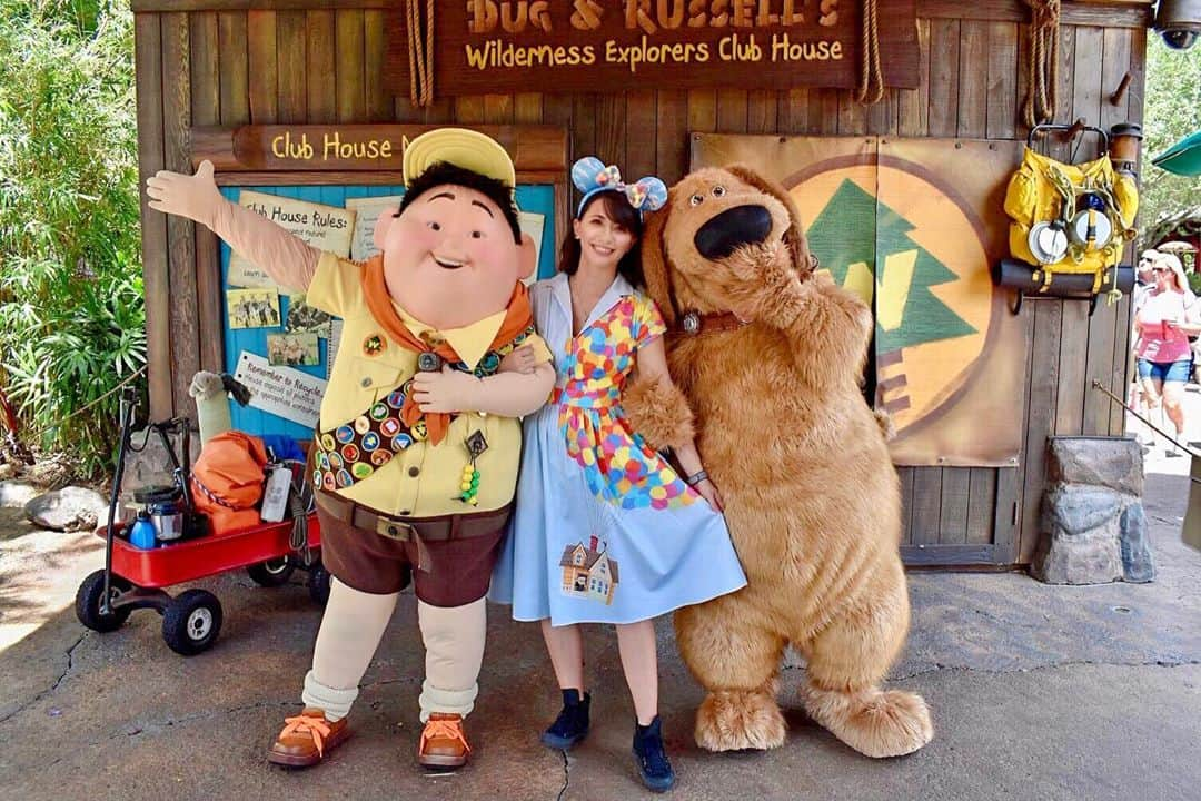 矢部あやさんのインスタグラム写真 - (矢部あやInstagram)「201905 WDW 3day ラッセルとダグ♡ カールじいさんのワンピ着てたから絶対グリしたかった！ ・ #waltdisneyworld #WDW #WDW2019 #animalkingdom #AK #AK2019 #charactergreeting」7月28日 15時44分 - yabedayo0622