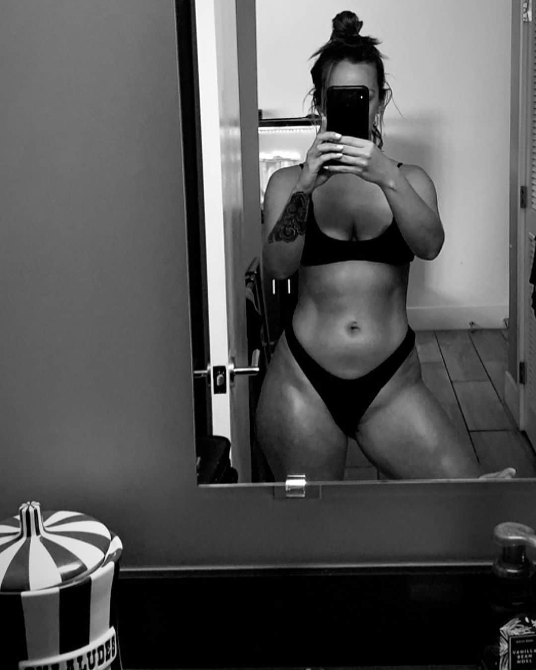 Miss Jacksonのインスタグラム：「‪Challenge accepted! 🤍🖤 Thank you Tori Black ✨ #WomenSupportingWomen EMPOWER, UPLIFT, ENCOURAGE 🙌🏼🙌🏼」