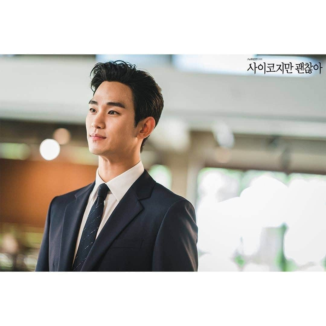 tvN DRAMA【韓国】さんのインスタグラム写真 - (tvN DRAMA【韓国】Instagram)「가족사진이랬지 시상식이라고 안 했잖아요,, ⠀ 매주 [토일] 밤 9시 방송 #tvN #토일드라마 #사이코지만괜찮아 #김수현 #서예지 #오정세 #박규영」7月28日 16時00分 - tvn_drama