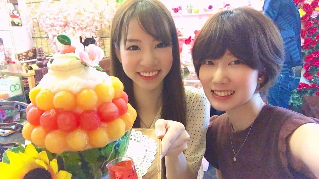 浅井マリカさんのインスタグラム写真 - (浅井マリカInstagram)「従姉妹は、スイカを頼んだよ🍉✨ 店内も可愛かった💕  #よろず茶屋444 #かき氷 #浅草」7月28日 16時12分 - marika.asai