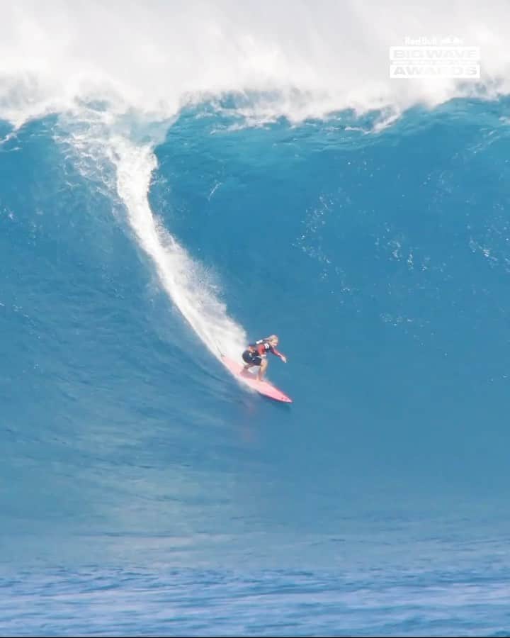 のインスタグラム：「It’s Red Bull Big Wave Awards Paddle Week! Here’s my nomination! 🤞🏽🌊 @wsl @wslbigwave @redbull_surfing」