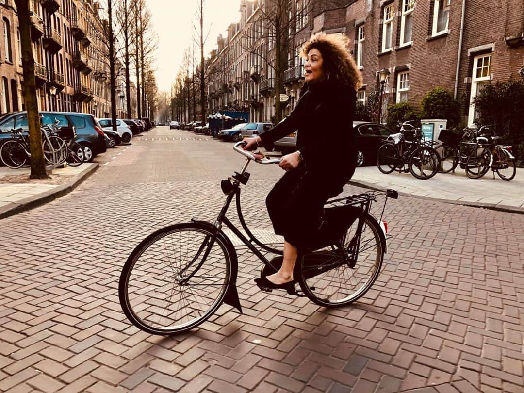 サネリー・ジェームズのインスタグラム：「Happy Birthday Mommy!! Love you so much!!!♥️」