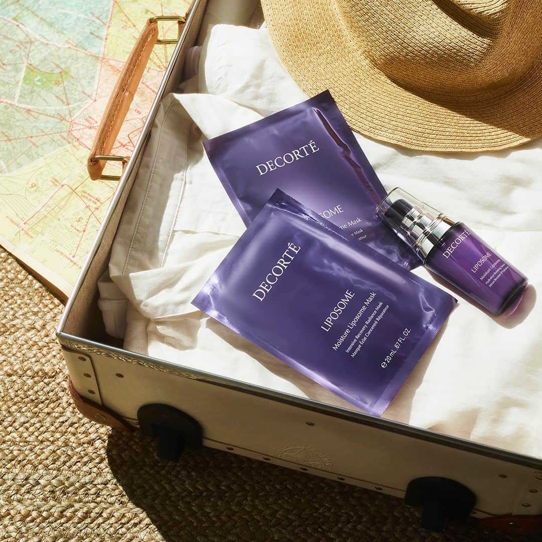 DECORTÉさんのインスタグラム写真 - (DECORTÉInstagram)「After a day in the sun, restore your skin’s essential moisture with our Liposome mask. Powered by Liposome Technology™ and Murasaki-Kuromai purple rice, this mask instantly soothes, softens and smooths skin for improved resilience and radiance.」7月28日 22時30分 - decortebeauty