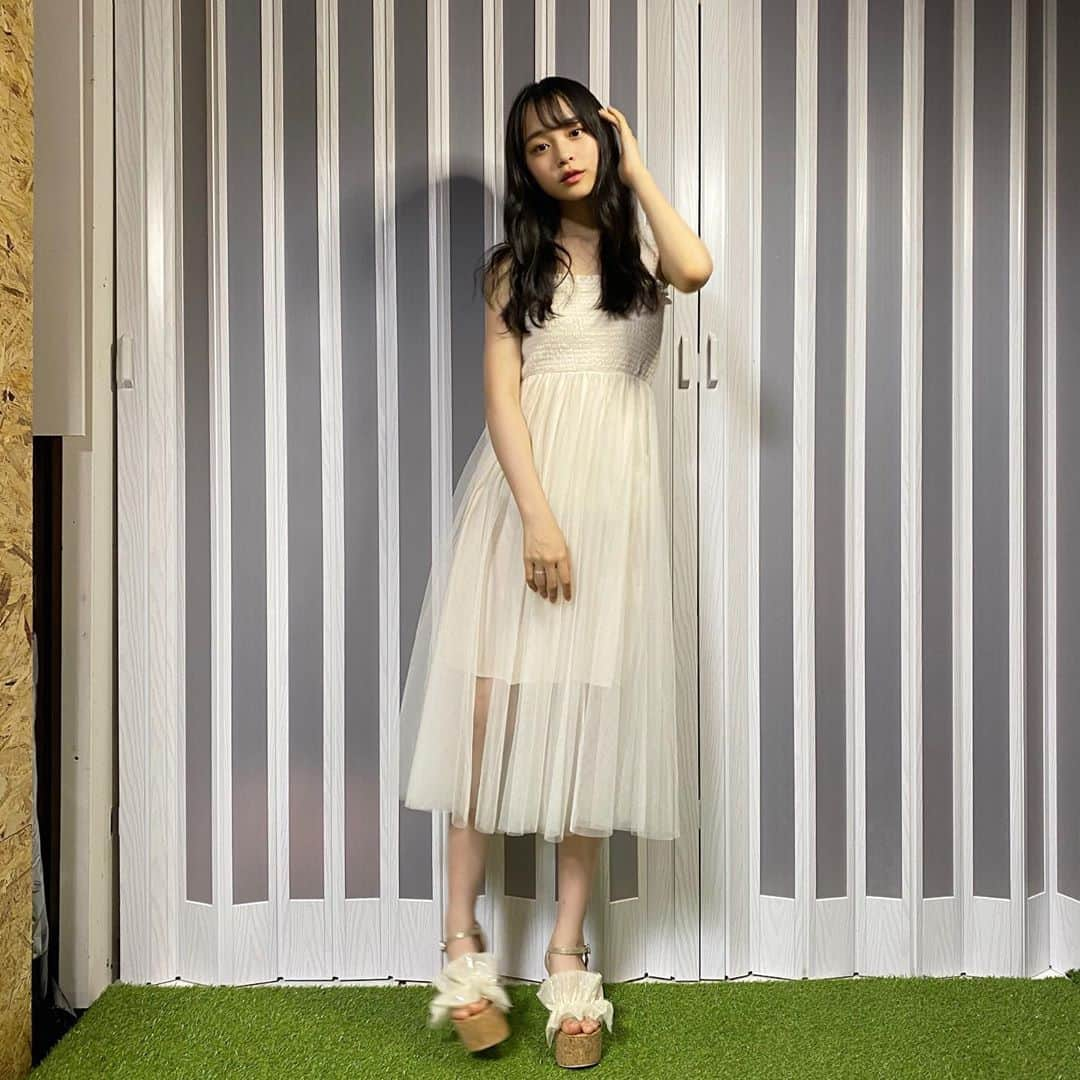 林芽亜里さんのインスタグラム写真 - (林芽亜里Instagram)「🎀﻿ ﻿ 🌱#めありの想像の中の女の子たち 🌱﻿ ﻿ 昨日の全身バージョン👗﻿ ﻿ 靴もフリフリしてて可愛いんです💖﻿ ﻿ #ニコラ #林芽亜里 #mellowneon #HoneySalon」7月28日 17時05分 - meari__hayashi