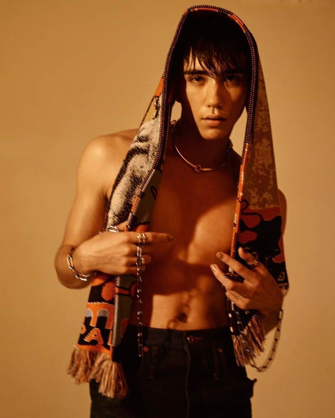 ミッチェル和馬のインスタグラム：「《NYLON JAPAN 9月号》本日発売 www.nylon.jp/NYLON196 #nylonjapan #nylonjp #ryoyoshizawa #music #culture」