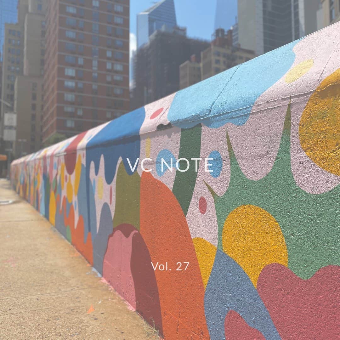 のインスタグラム：「VASICウェブサイトにてVC NOTE Vol.27を公開しました。  今回は2020秋冬コレクションの新作アイテムWellsと、Bondシリーズ、Signシリーズの新色についてご紹介しております。  ー VC NOTEはプロフィールのURLよりご覧いただけます。 ー  ぜひご覧ください！  #vasic #vcnote #vol27 #storiesofvasic #aw20 #autumn #winter #autumnwinter2020 #wells #wellsminimini #bond #bondmini #bondminimini #signmini #new #newcolor #newitem #vasicnews」