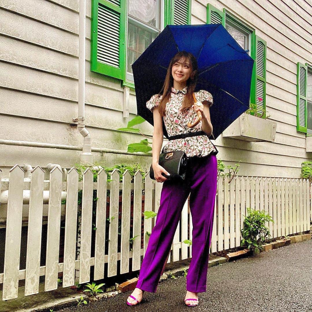 のインスタグラム：「#OOTD 今日のお洋服は、歩いてると男の人に見られる率高かったし、スタバでスーツ姿の日本人のおじちゃまにジロジロ見られた挙句ウインクされたのでww、男性好みのお洋服だったと見て、いつかのデート服にしたいと思います😁🤣 #デート服　#モテコーデ　？　#女子力コーデ　#メルカリコーデ　#fashion #fashiongram #fashionstyle #fashionlove #fashionlover」