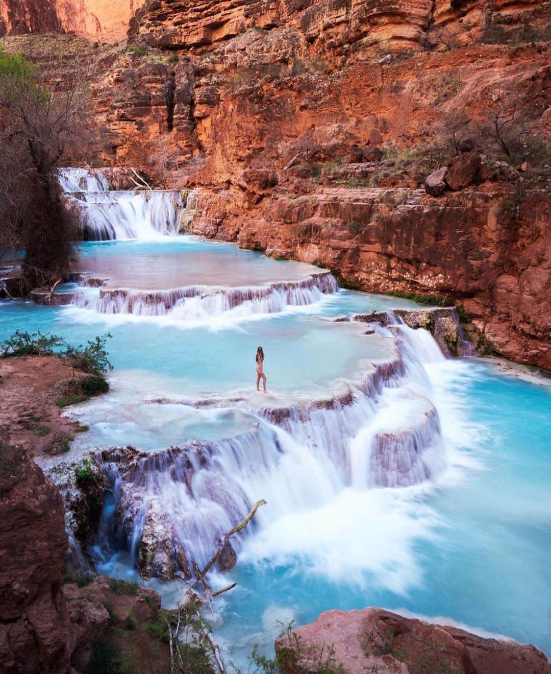 Canon Photographyさんのインスタグラム写真 - (Canon PhotographyInstagram)「Waterfalls in Arizona  Photography // @king_roberto  Curated by @henry.nathan  #waterfall #arizona #blue #slowshutter」7月28日 17時41分 - cpcollectives