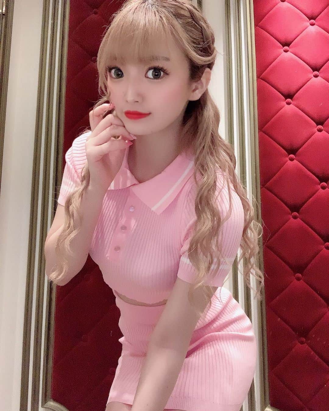 のインスタグラム：「ピンクのセットアップ💕💘 可愛いでしょ！見つけた瞬間思わずGETしてしまった、、、、👼🏻❤️❤️ . . . . .  #burlesquetokyo #バーレスク東京 #スーパーバーレスク #kawaii  #アイドル  #ダンサー #六本木 #歌舞伎町  #fancy #japanesegirl #smile #笑顔 #likeforlikes  #大人可愛い　 #私服 #ootd #todayscode #ゆめかわいい　#ぴんく　#pink #ピンクコーデ #セットアップ」