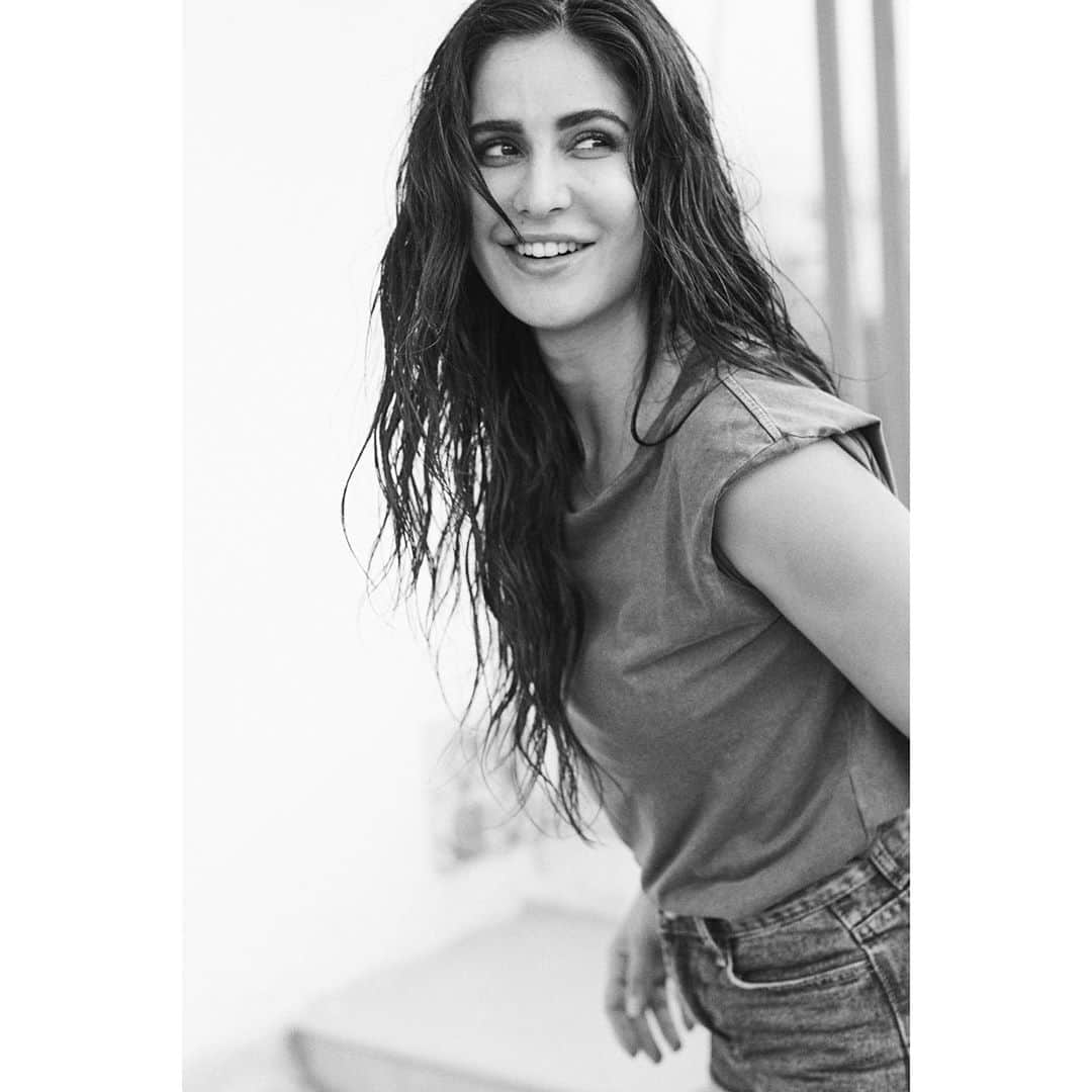 カトリーナ・カイフのインスタグラム：「#challengeaccepted @anaitashroffadajania 🧡so grateful for the inspiration and support from all the women around me 👯‍♂️ @anushkasharma  @kareenakapoorkhan @chhabra.reena17 @rohiniyer @fatimasanashaikh @kushakapila @yasminkarachiwala @isakaif」