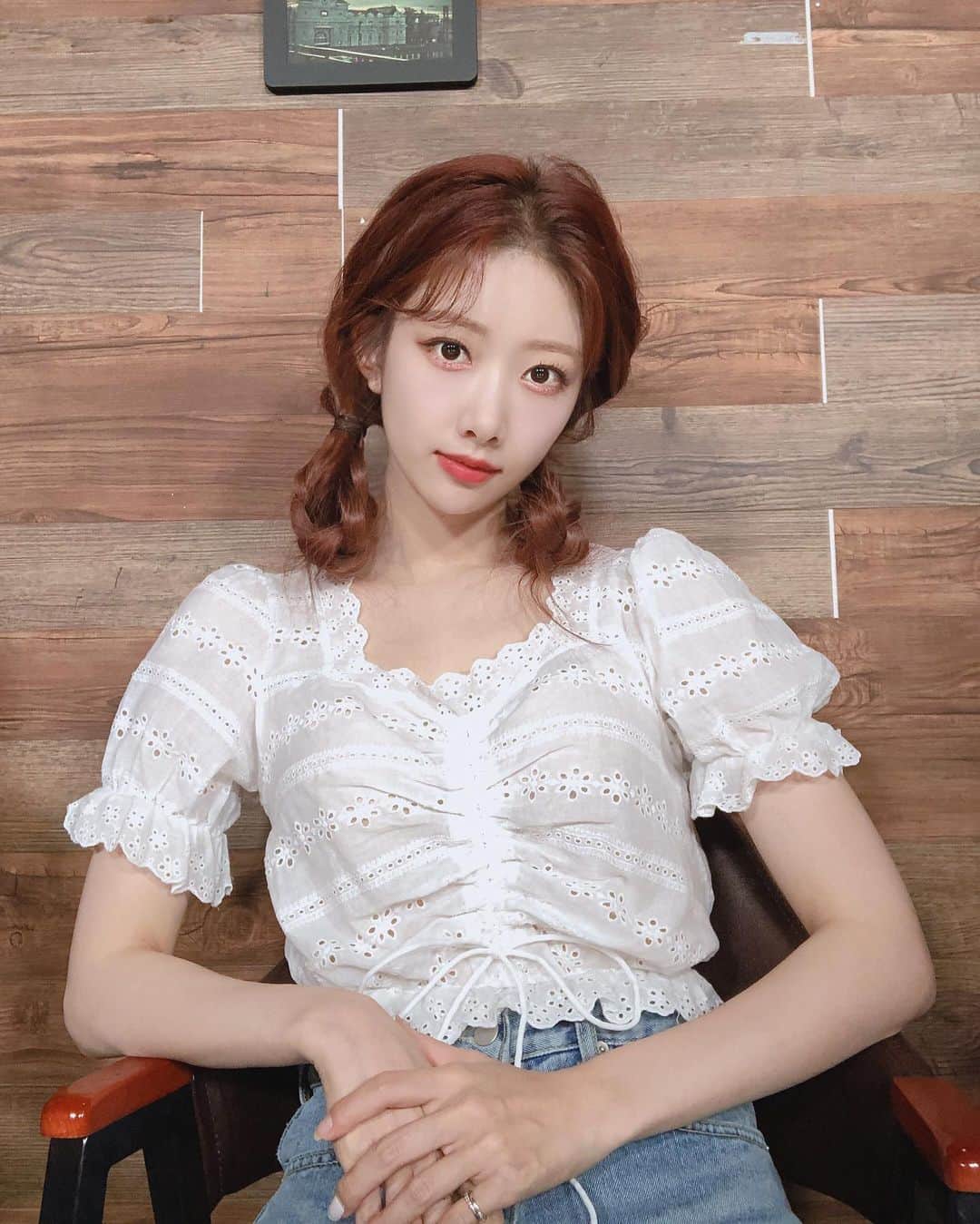 DIAのインスタグラム：「⠀ [#유니스] ⠀ 배고프다아- 에이드 배고플 틈 없이 맛있는 거 많이 먹고 행복한 하루 보내요❤ ⠀ #다이아 #DIA #EUNICE」