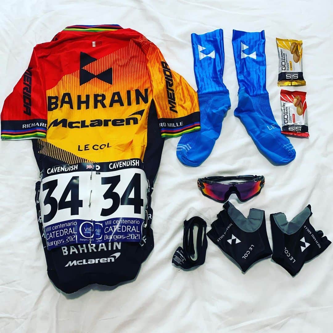 マーク・カヴェンディッシュのインスタグラム：「🏁RACE DAY🏁 That is all. 😬🤗🙌😃🤩 @bahrainmclaren @vueltaburgos」