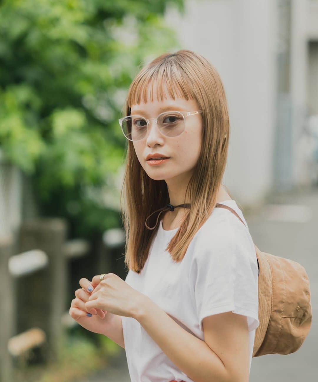 Zoff Officialのインスタグラム：「👓👓👓﻿ ﻿ TREND SUNGLASSES/ZJ201G01_00A1﻿ Model夏鈴 @twityyy__    超軽量のトレンドサングラス。﻿ 今年もSNS等で紹介されているおしゃれ度ワンランクUPの“クリアフレーム“🤓⤴️﻿ 軽さを追求した極細フロントや夏らしいクリアカラーは、スッキリとした印象を演出﻿ 顔の形に沿って抱き込むような形状のフレームデザインなのでフィット感も抜群です✨✨﻿ ﻿ ﻿ #Zoff ﻿ #eyewearstyle ﻿ #メガネ ﻿ #ゾフ女子 ﻿ #ZoffUV ﻿ #UV ﻿ #クリアサングラス﻿ #zoff女子﻿ #ファッション﻿ #夏コーデ﻿ #fashion﻿ #眼鏡﻿ #メガネ女子﻿ #きょこ﻿ #お出かけコーデ」