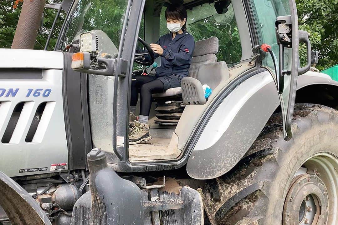 スーパーナブラのインスタグラム：「． ． みんな大好きランボルギーニの 運転席より✨ ． 北海道はたまらないですね！ ほんとドキドキが止まりません！ ． 📹おしらせ📹 北海道開拓動画をYouTubeで公開中です！ Instagramの自己紹介欄中のURLか YouTubeでスーパーナブラと検索して ぜひみてくださいね💕 ． 🐟お知らせ🐟 【今夜21時00分】 スーパーナブラチャンネルで 生配信ライブをさせていただきます✨ ． ． #北海道#弟子屈#道の駅#駐車場 #飛行機#温泉#旅館#ホテル#和食#鮭 #グルメ#露天風呂#足湯#GW#車中泊 #景色#釣り#ブラックバス#バス釣り #発見#おでかけ#女子旅#ツーリング #自然#釣り#釣りガール#YouTube #旅行好きな人と繋がりたい」